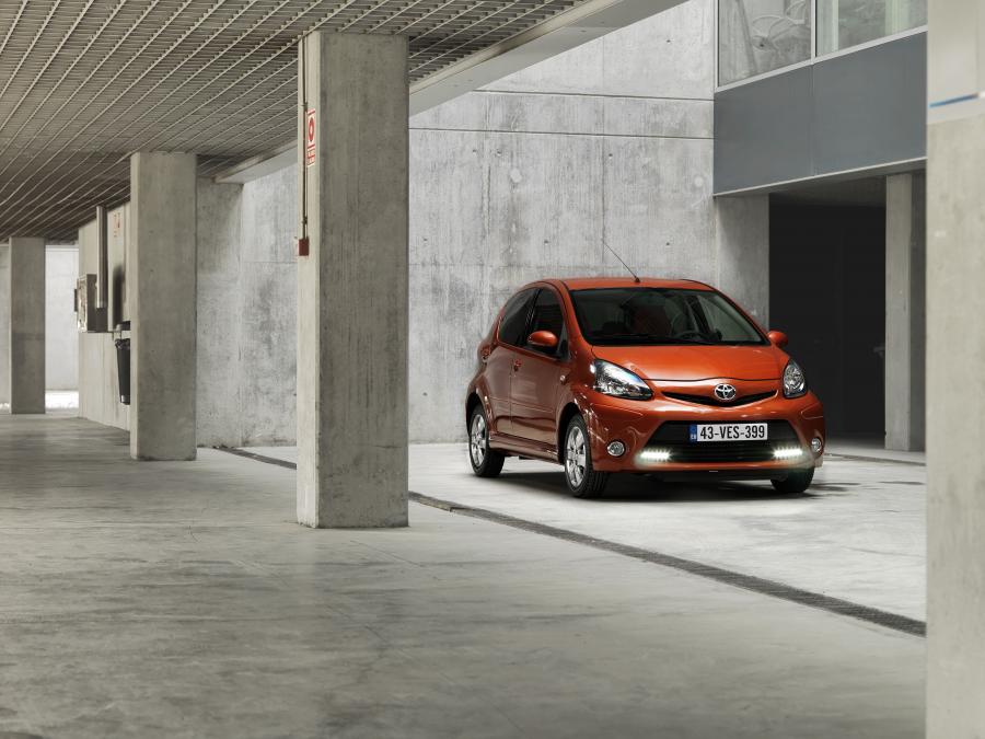  Toyota Aygo 5-Door 2012 года  (фото 9 из 9)